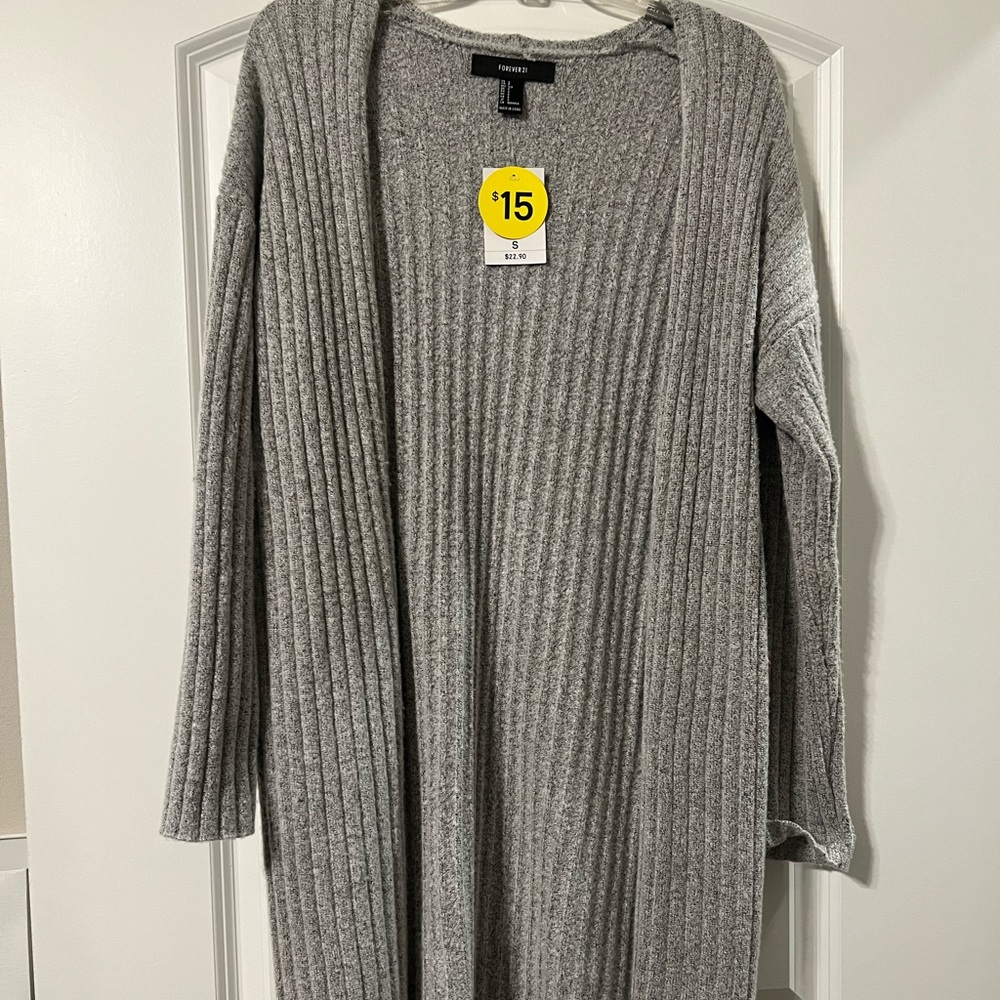 Mid-length grey duster